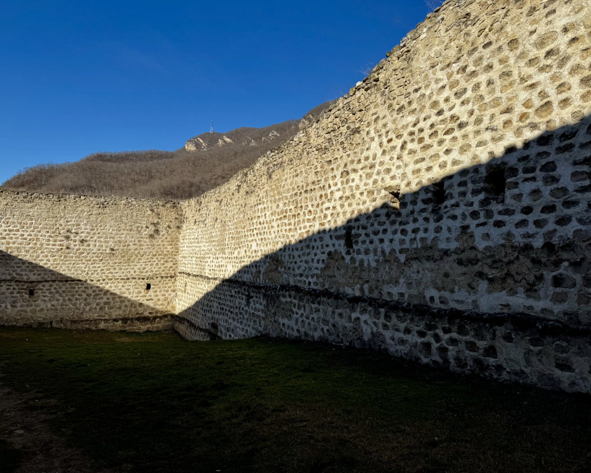 Крепость «Семи братьев и одной сестры». Автор: Кристина Лазарева