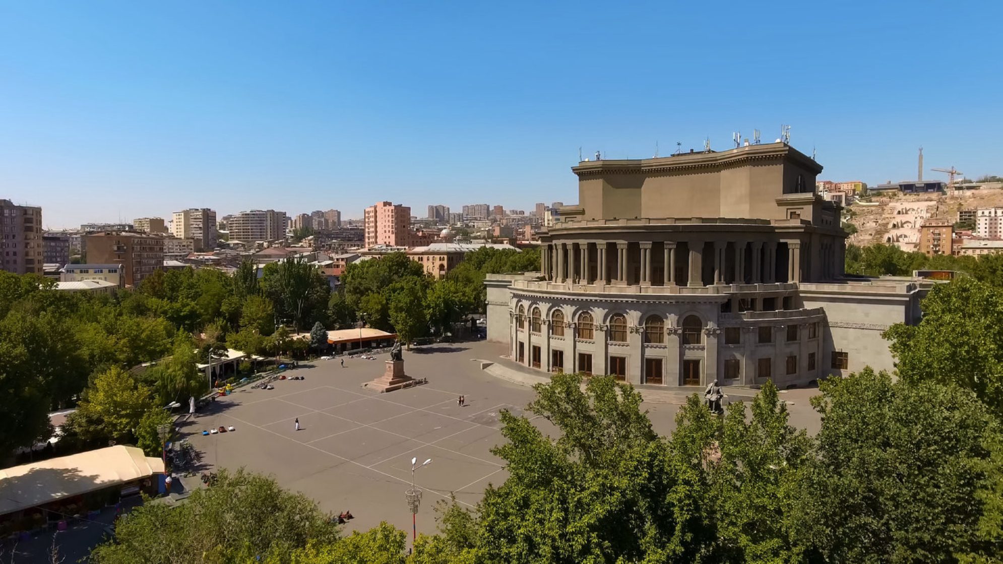 Ереванский Оперный театр. shutterstock.com