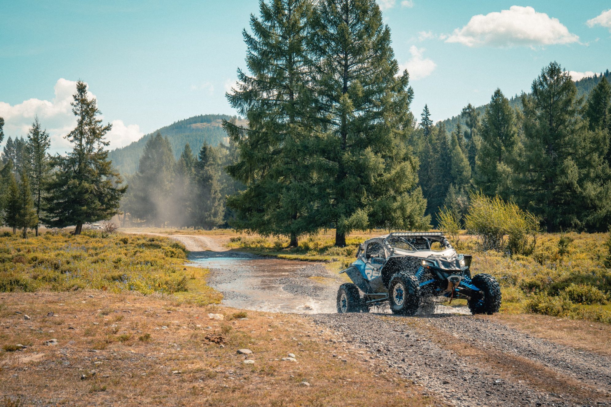 Багги - активный отдых на Алтае. Источник: Shutterstock