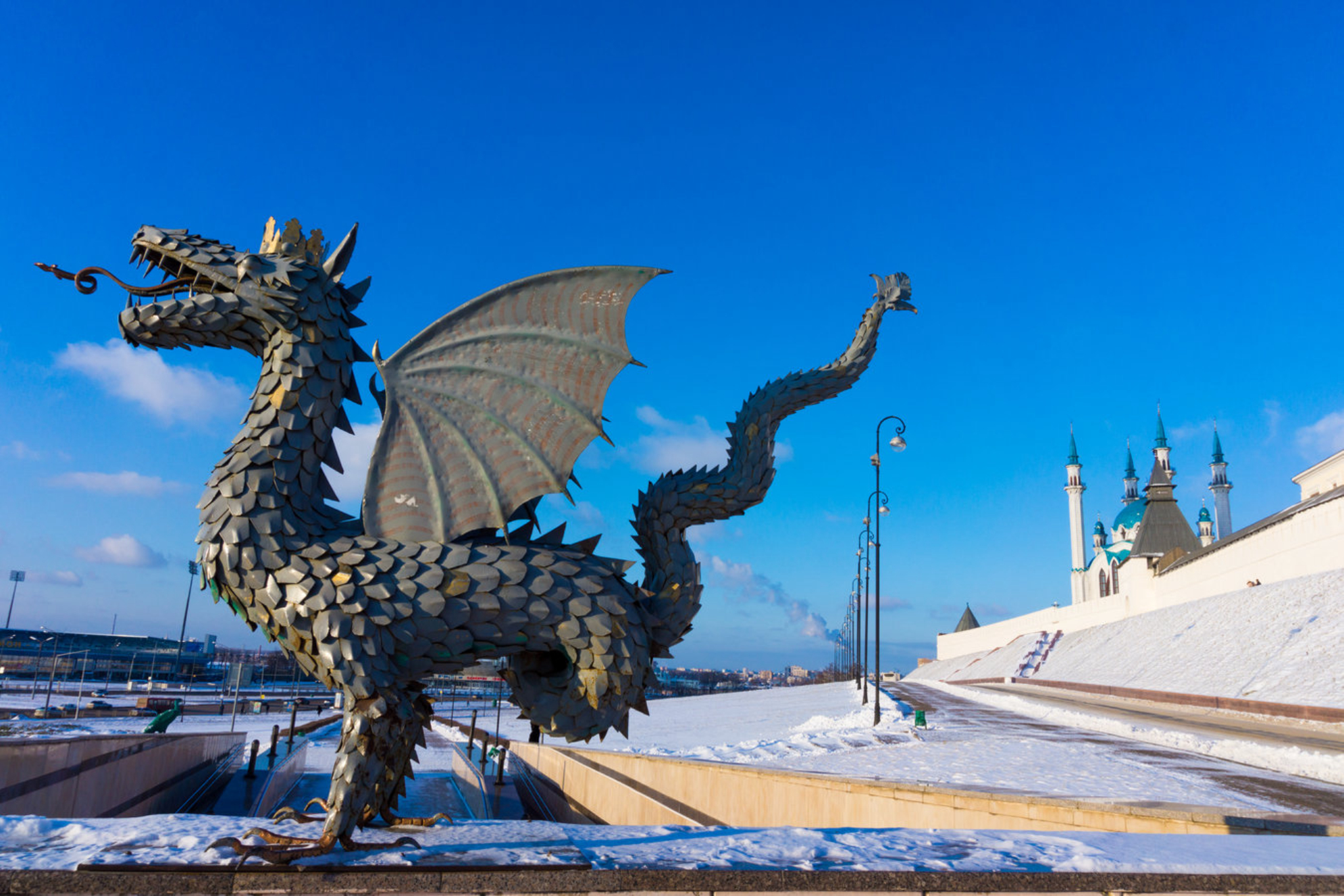 Казанский кремль и дракон Зилант - символ города. Казань, Республика Татарстан, Россия. Источник: Shutterstock