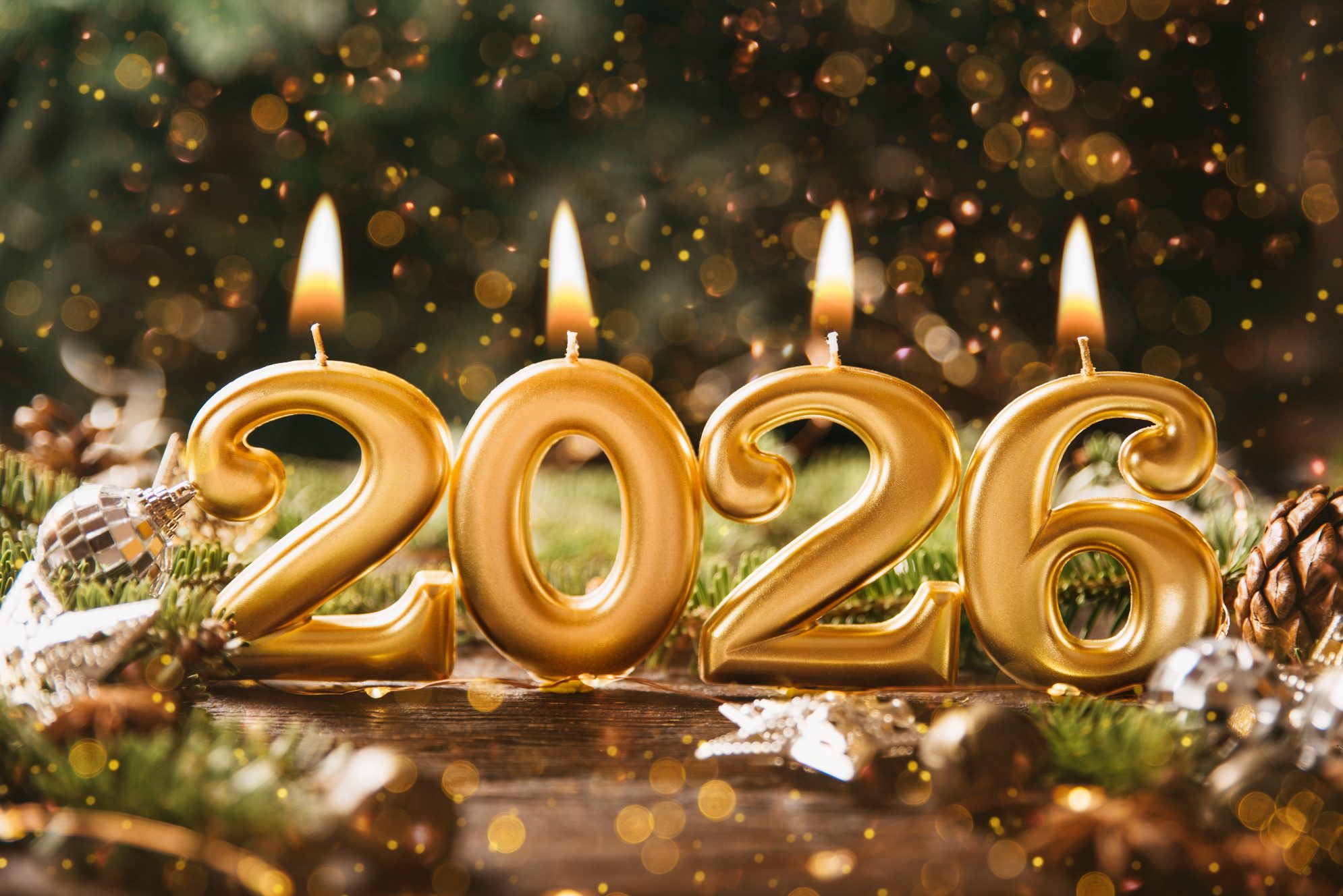 Новогодние свечи 2026. shutterstock.com