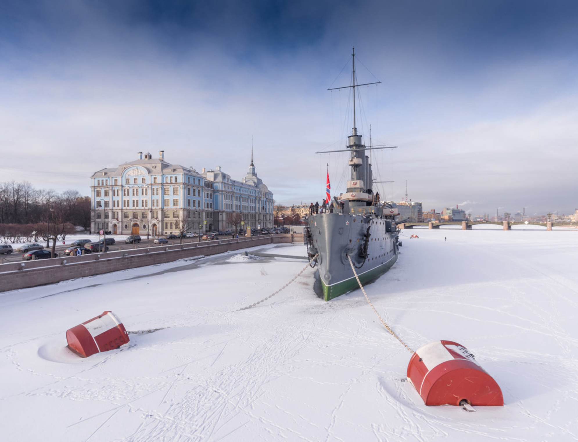 Крейсер Аврора зимой. Санкт-Петербург, Россия. Источник: Shutterstock