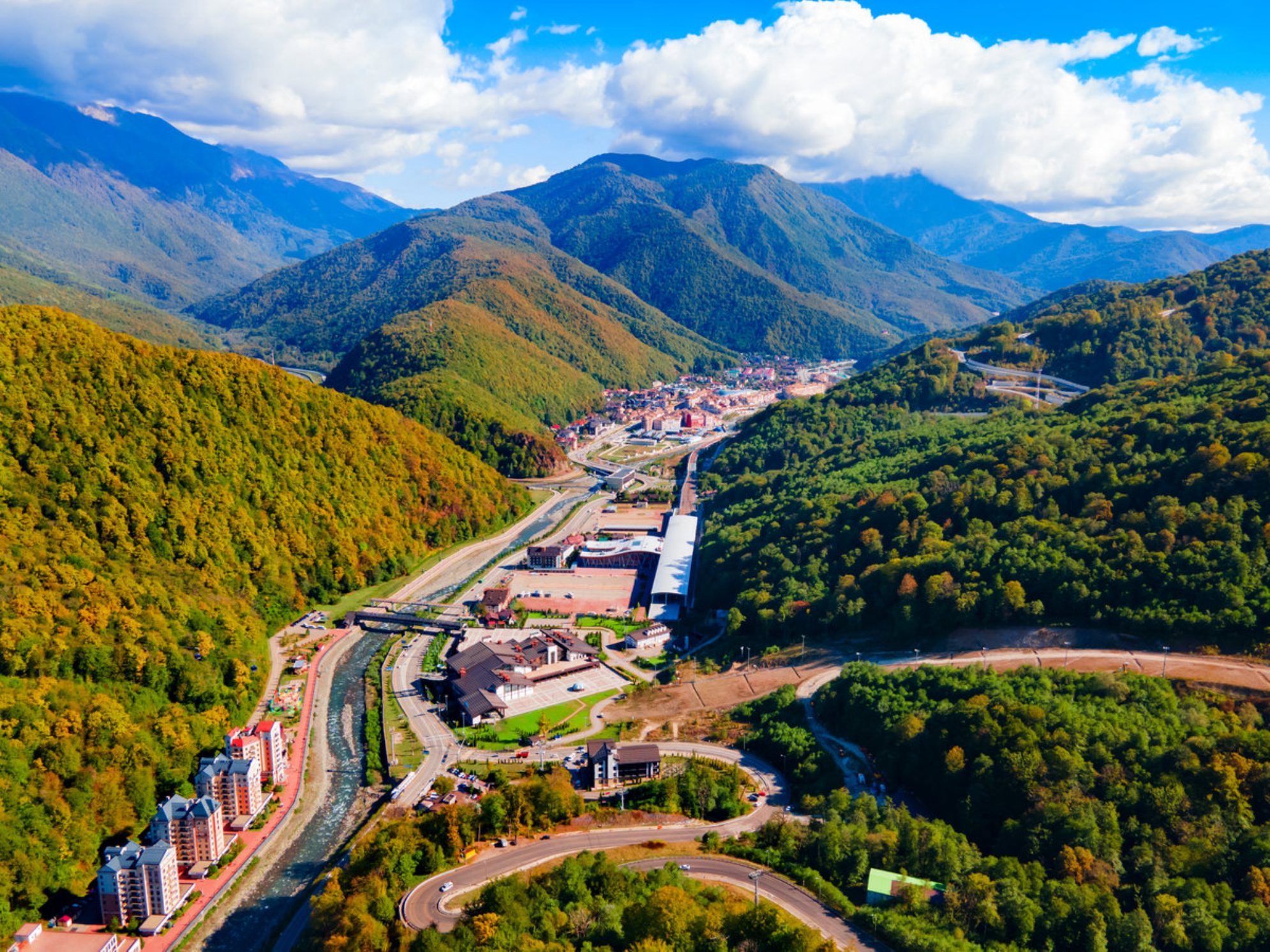 Расстояние между курортами - 7 км, их легко объехать за день. Shutterstock