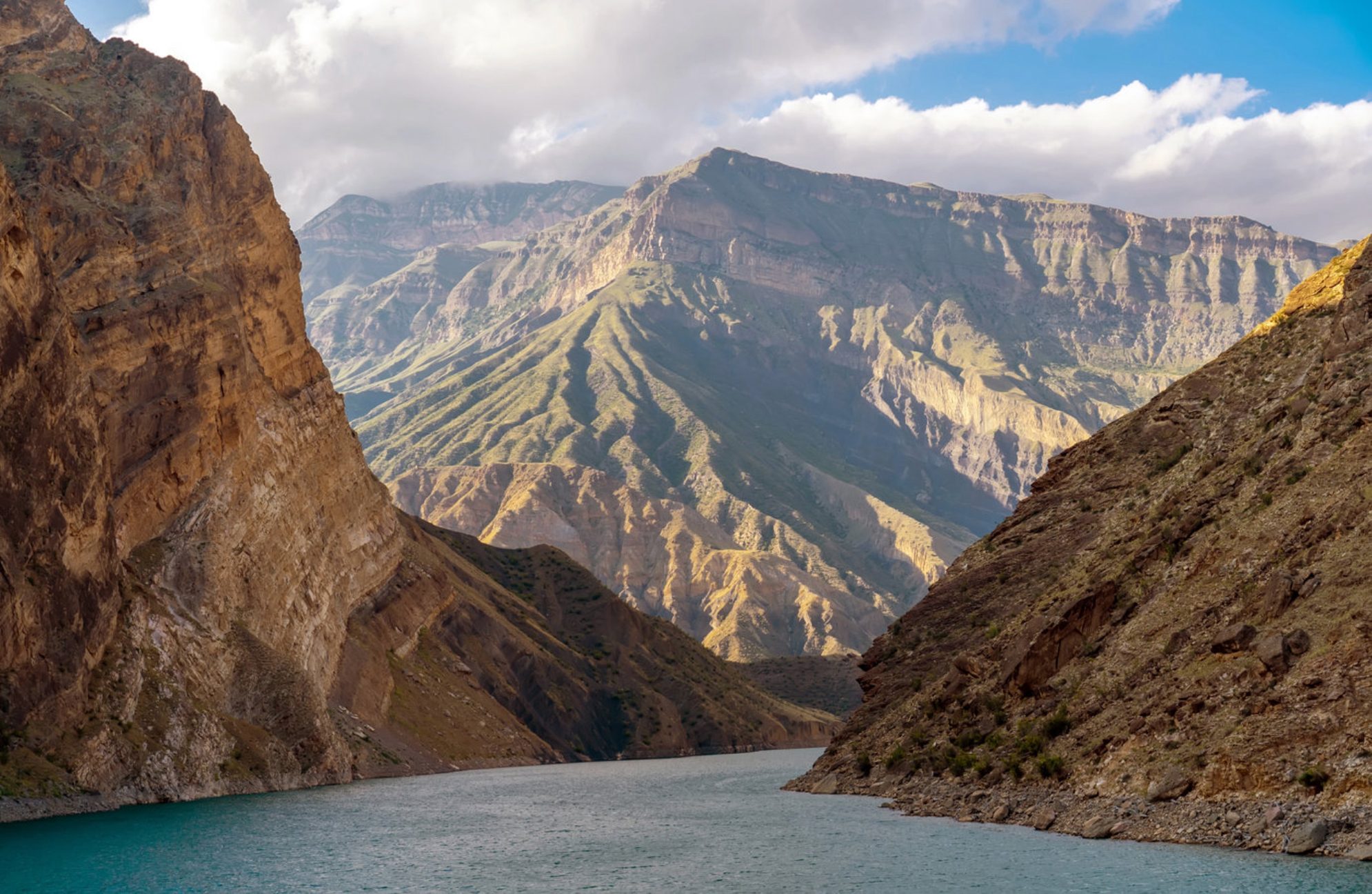Для активного отдыха в Сулакском каньоне подходит лето, для атмосферы и фото - весна, осень и зима.Источник: Shutterctock