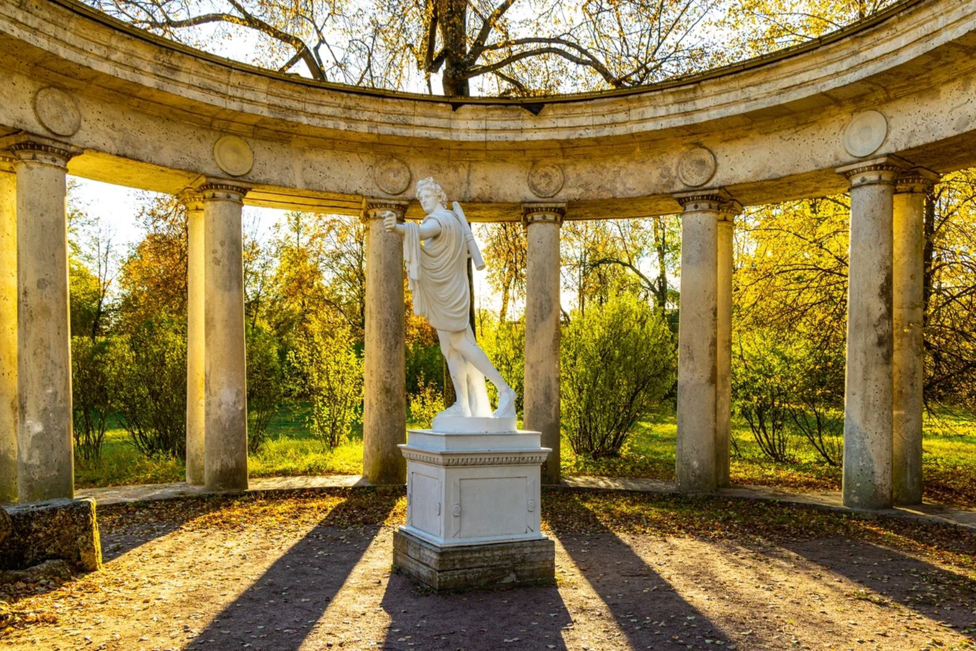 Павловский парк.Источник фото: disk.yandex.ruАвтор: Лицензионный фотобанк СПб ГБУ "ГТИБ"