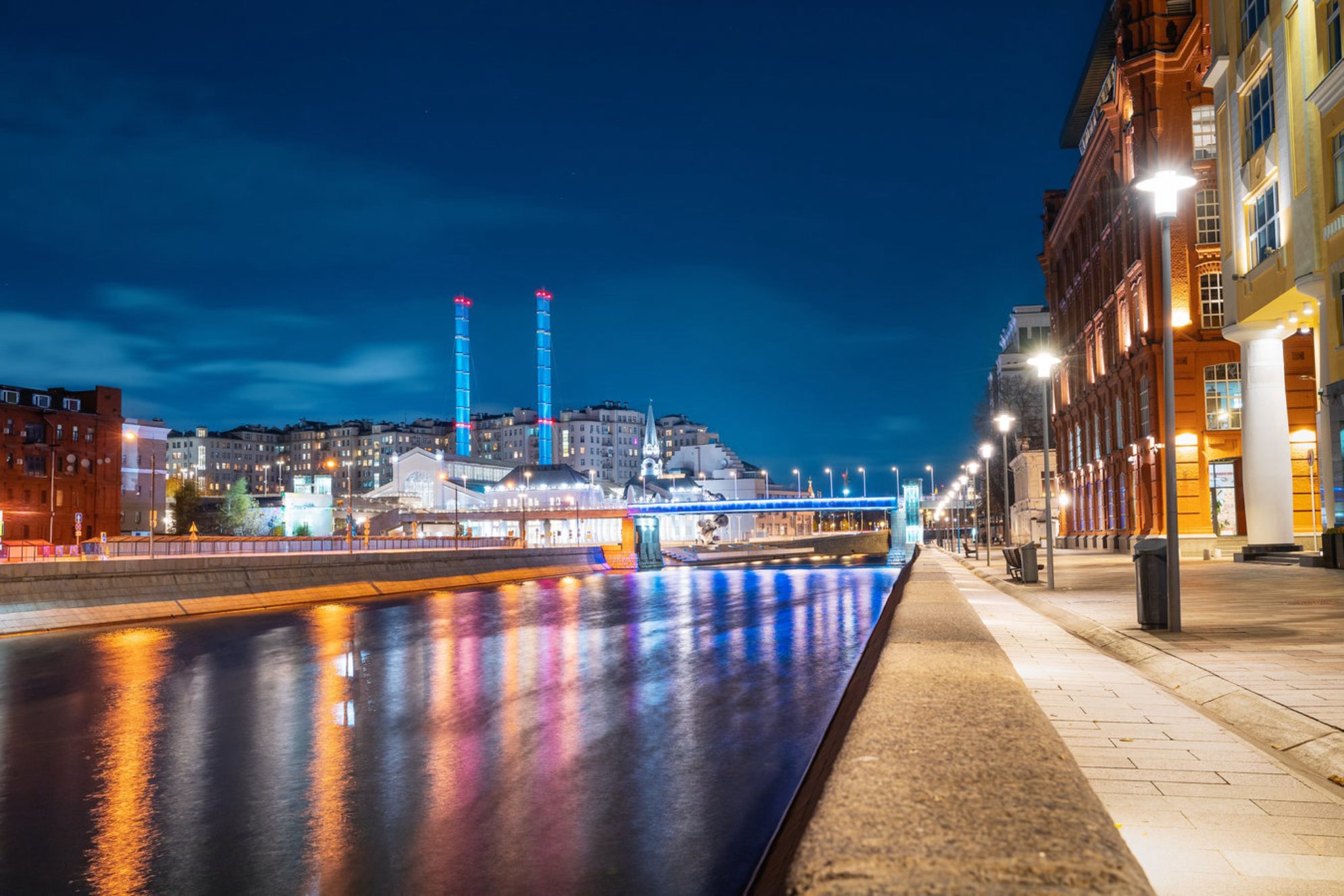 Атмосфера - как на страницах модного журнала, а кадры для соцсетей выходят на загляденье shutterstock.com