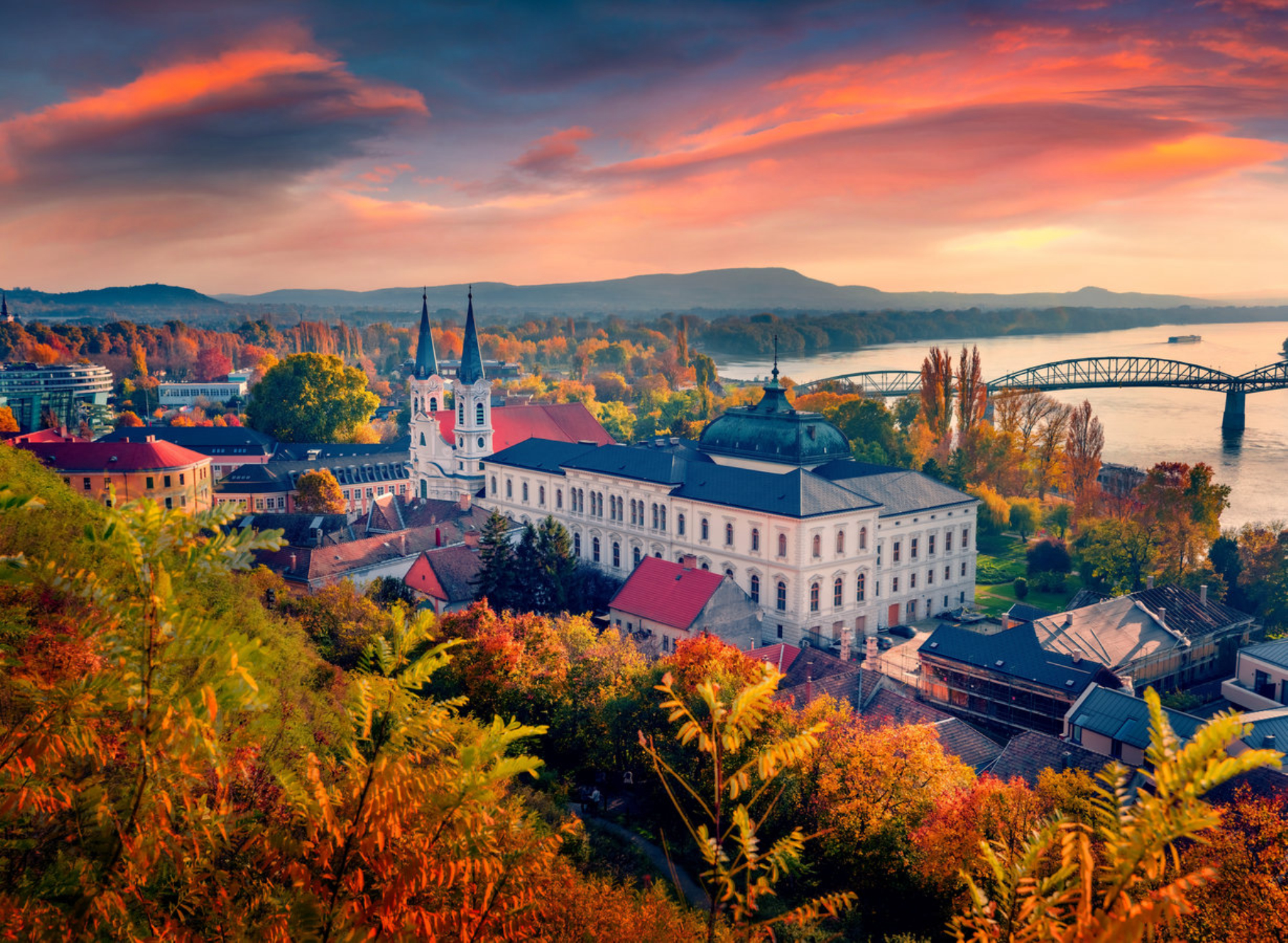 Россиянам нужна шенгенская виза - не забудьте оформить заранее. Источник: shutterstock.com