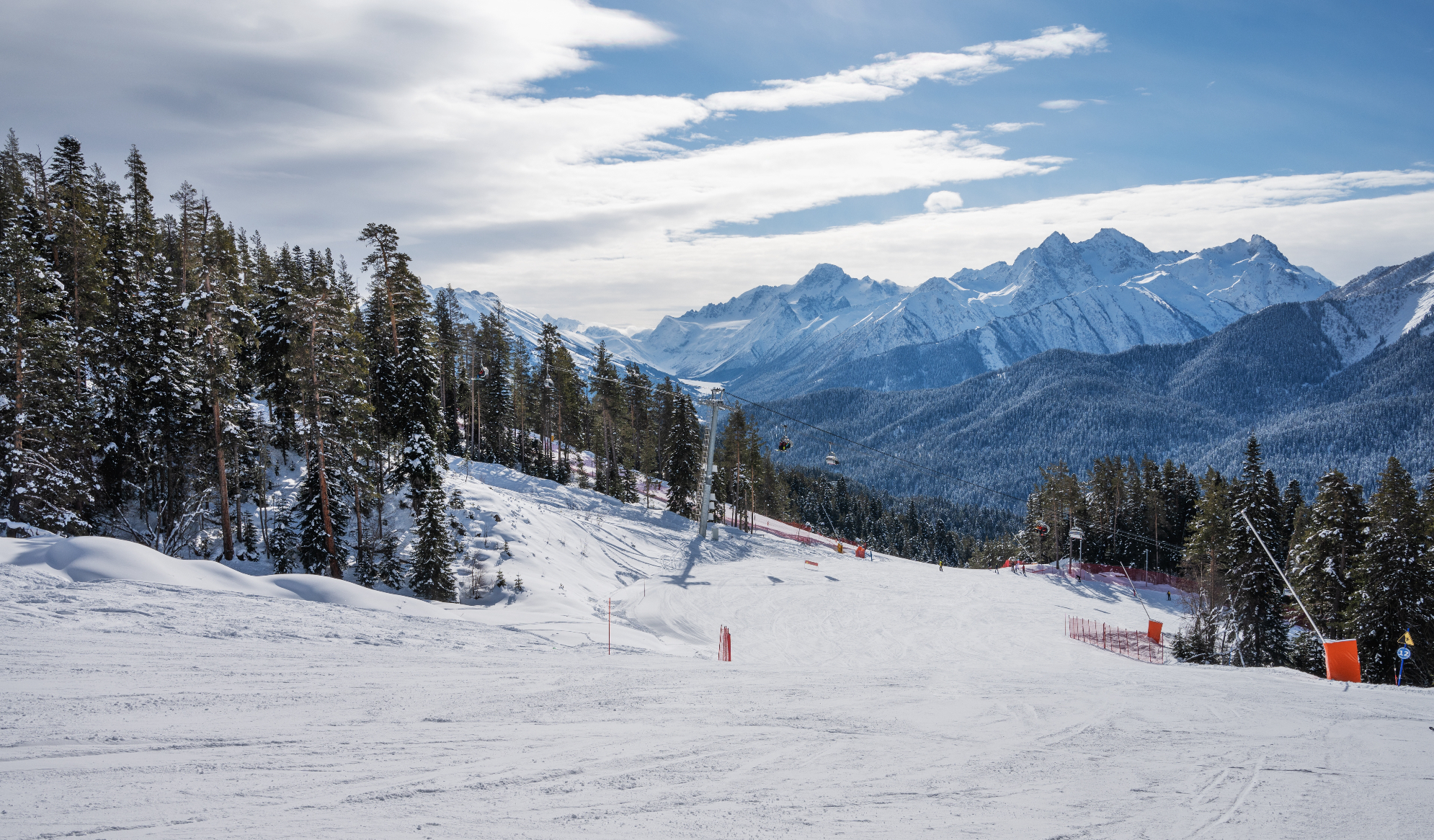Всесезонный горнолыжный курорт Архыз - полный гид по сезону 2025-2026