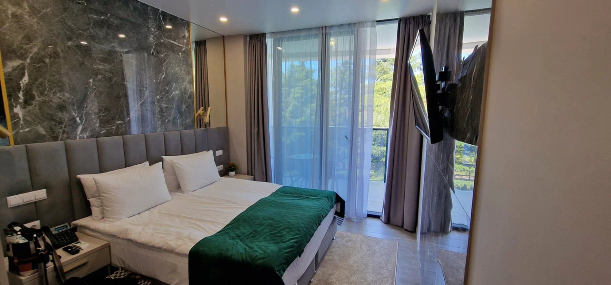 Отель Mirror Family 4*, Адлер, Россия.