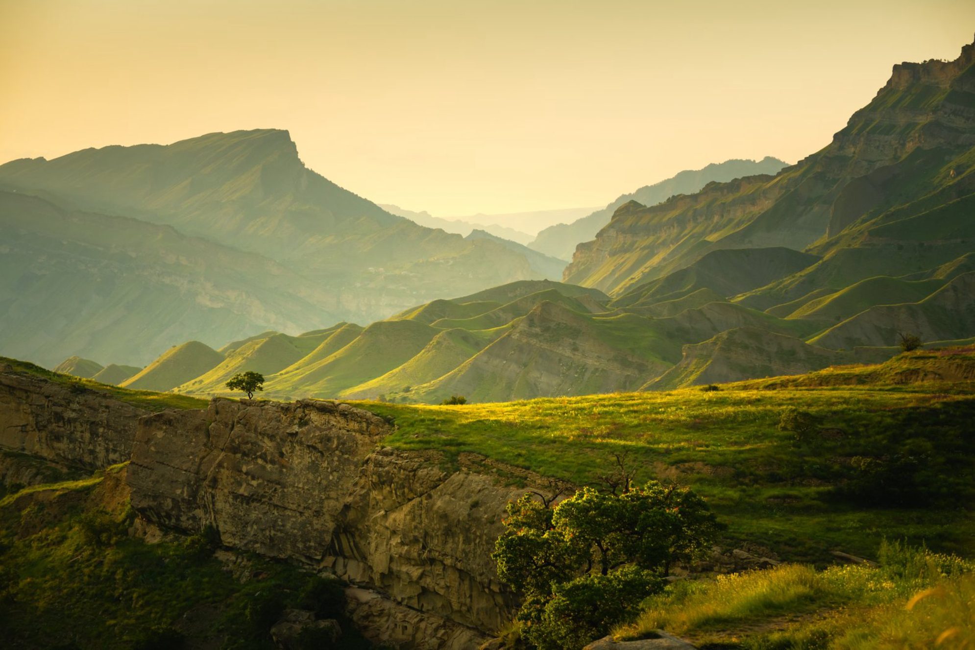 В Дагестане можно увидеть потрясающие закаты Shutterstock.