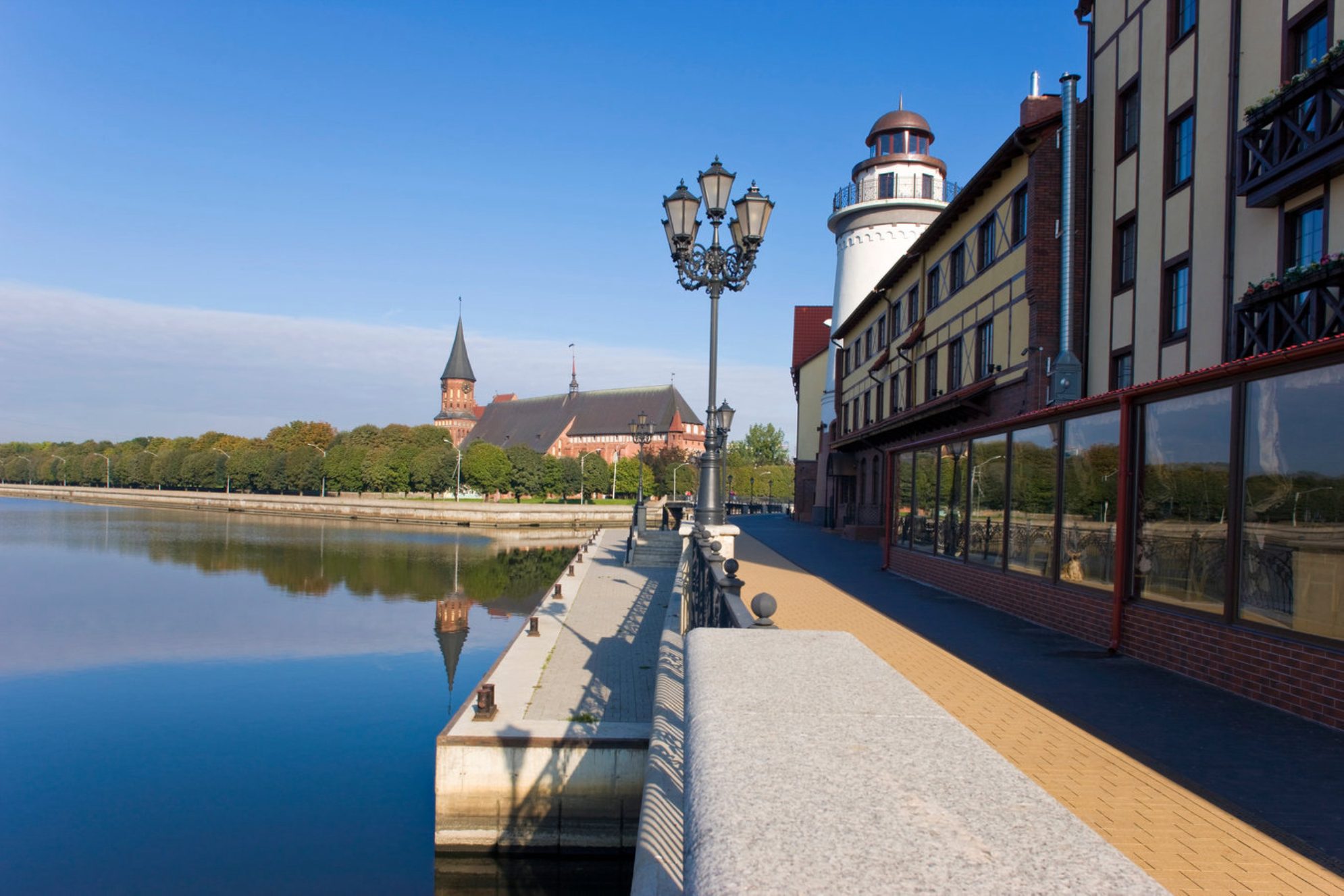 Во время экскурсии вы прогуляетесь по Рыбной деревне. Источник: Shutterstock