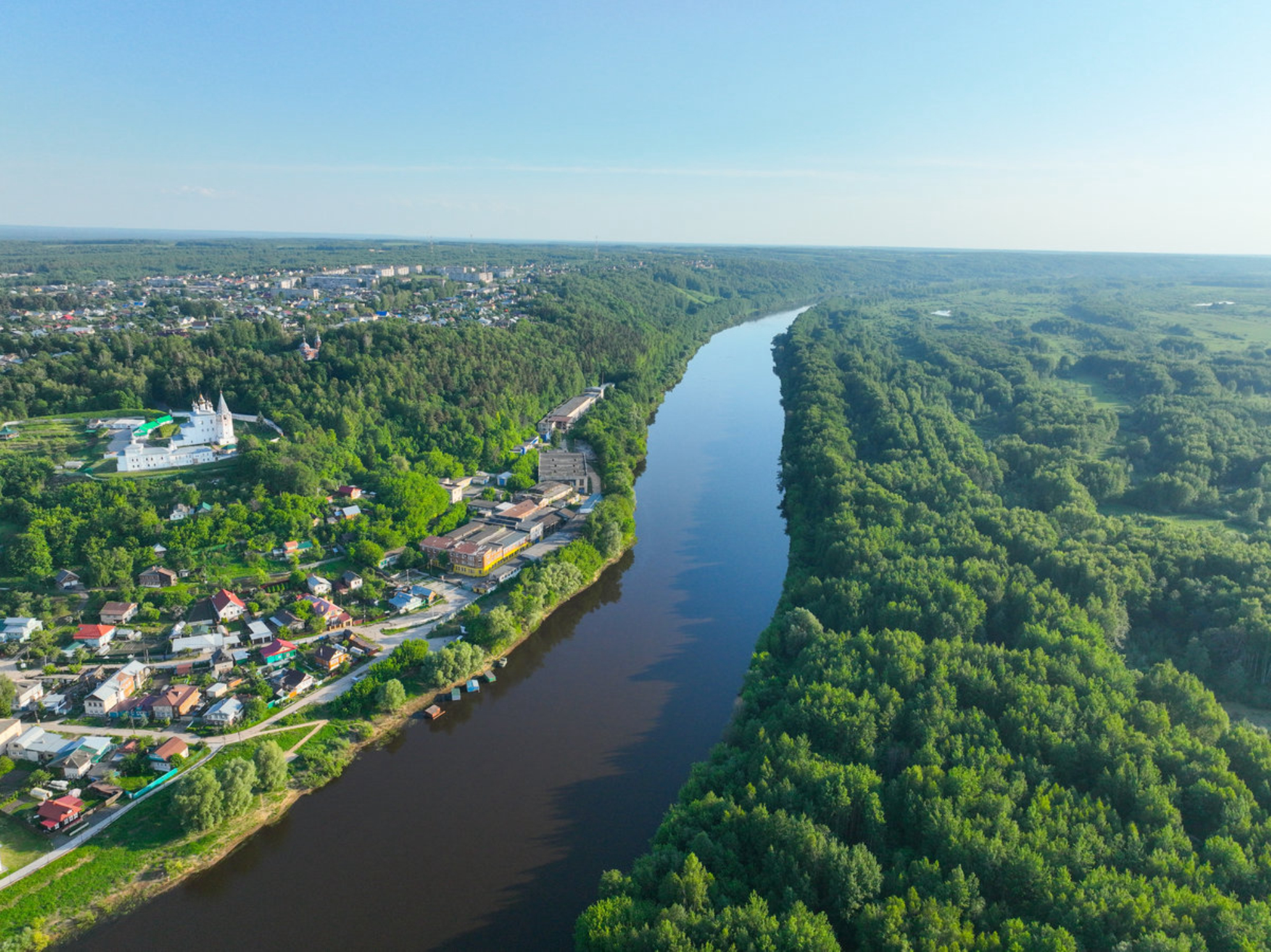 Река Клязьма с высоты птичьего полета. shutterstock.com