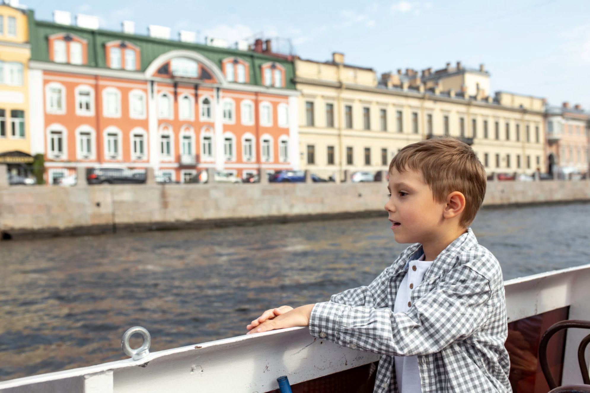 Водная прогулка подходит как взрослым, так и детям. Источник: Shutterstock
