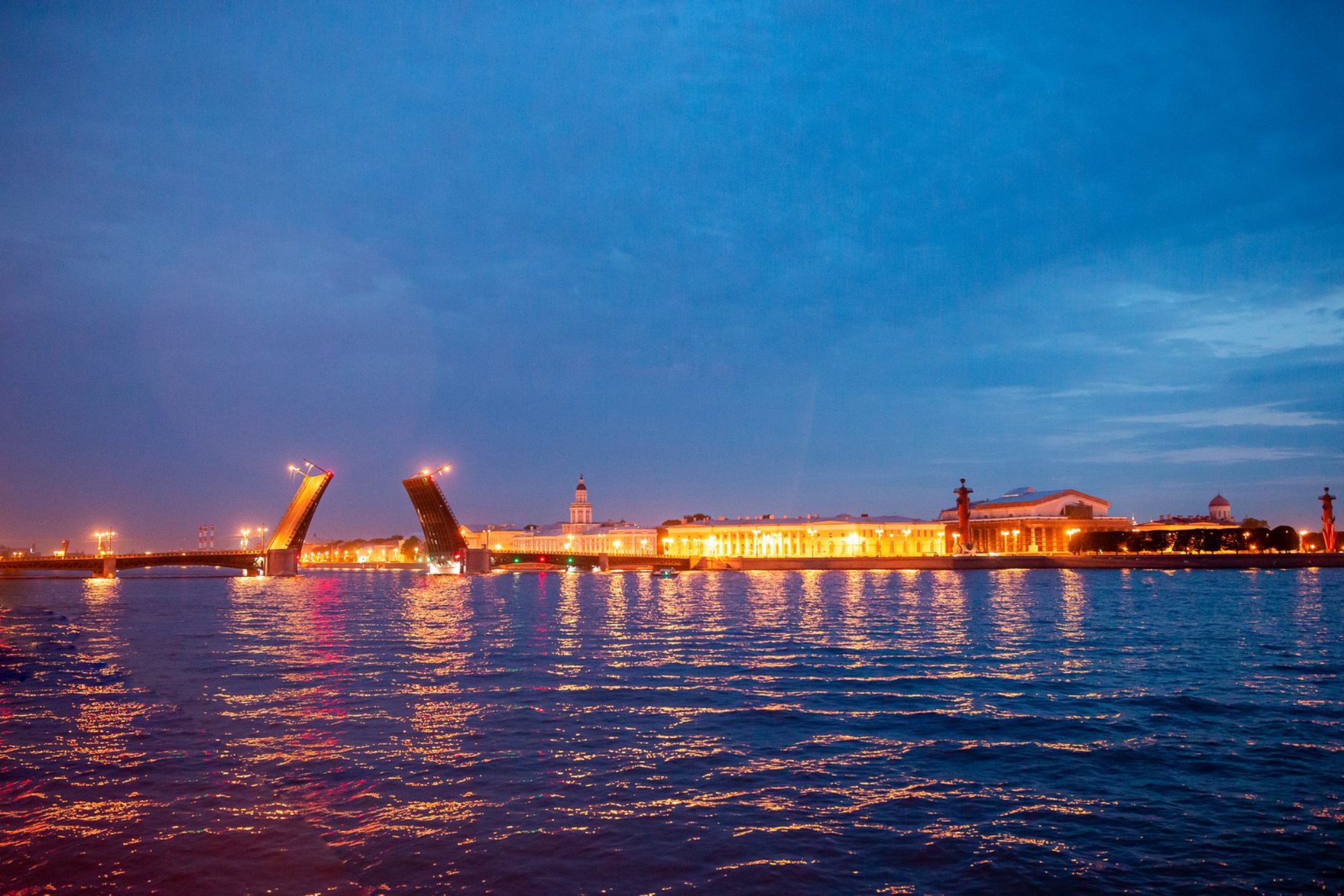 Разводной мост в Санкт-Петербурге. Источник фото: elements.envato.com