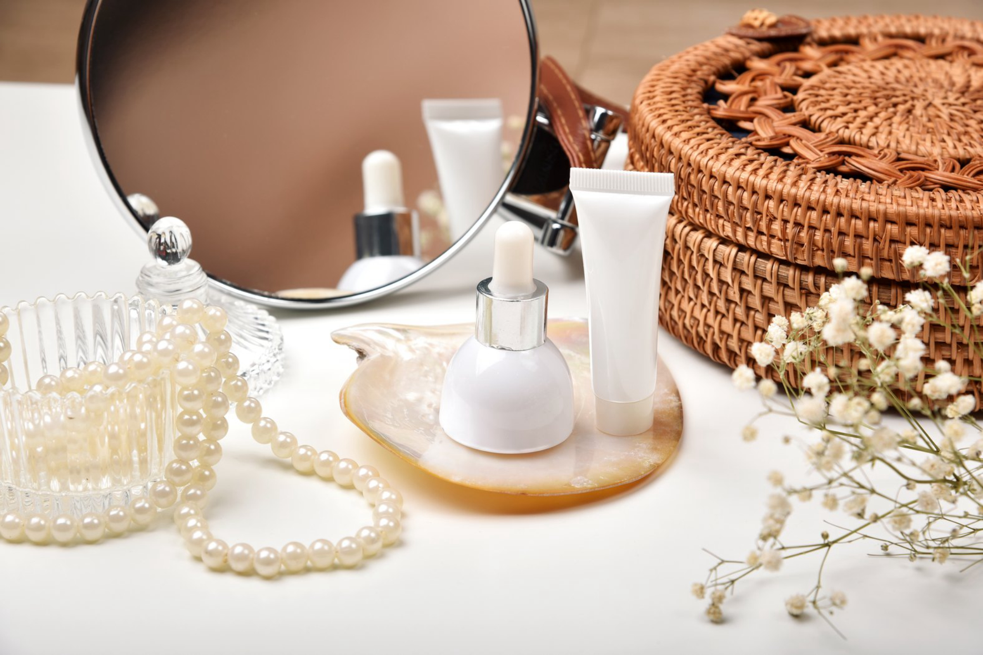 Выбирать подарки в Крыму - это удовольствие, потому что есть масса вариантов: от самых бюджетных до эксклюзивных вещей с историей. Источник: Envato Elements