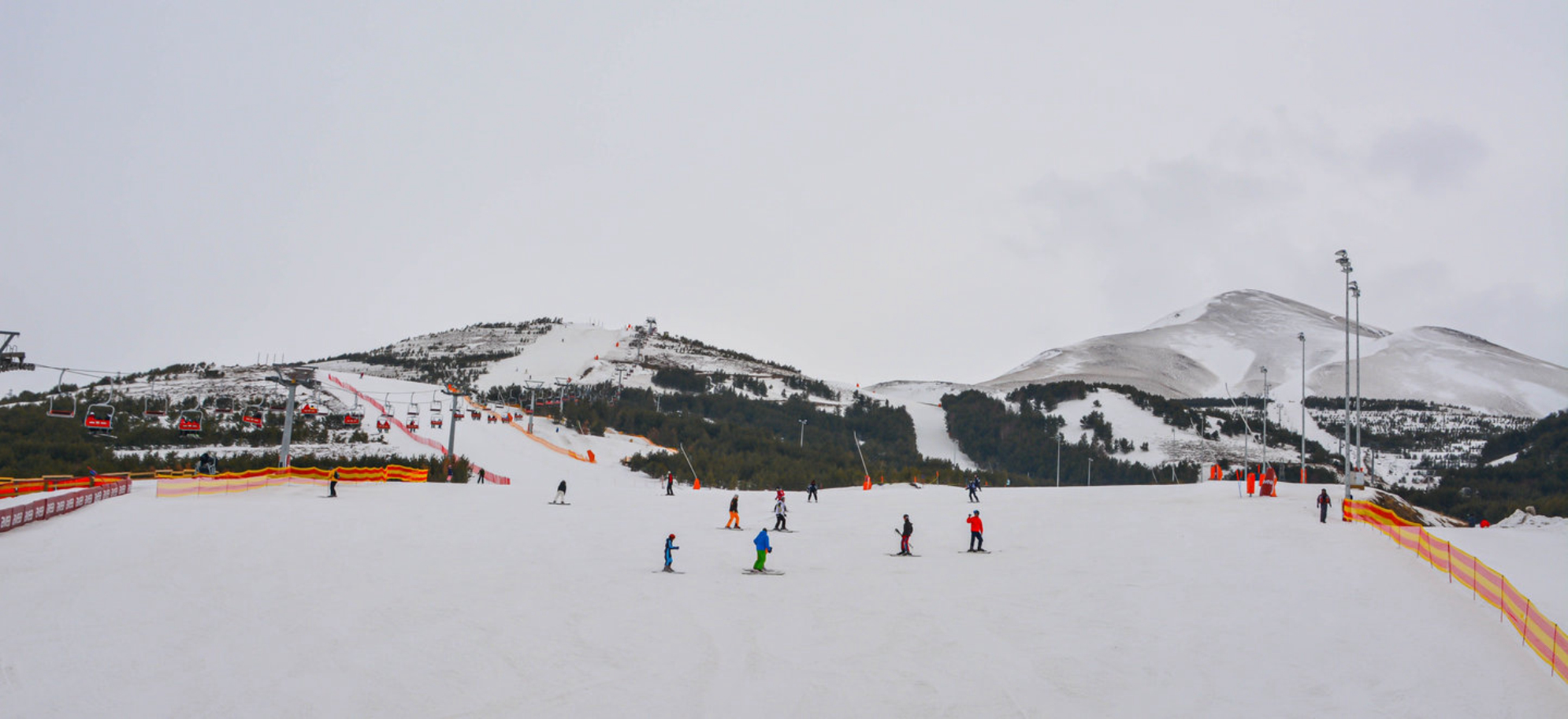 Вид на горнолыжный курорт Паландокен, Турция. Источник: Shutterstock