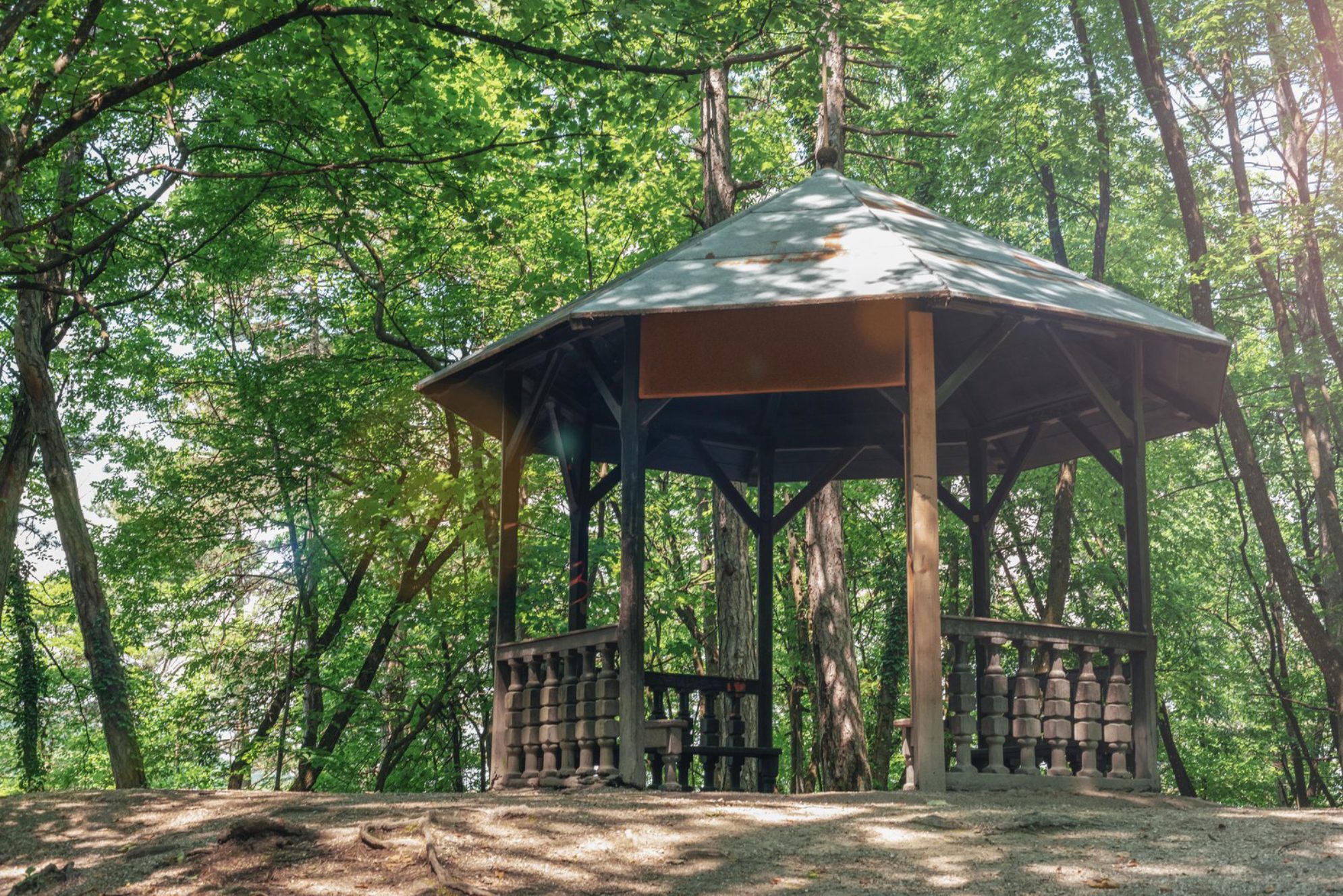 Беседки - идеальный вариант, если хочется выбраться из дома, но не выезжать далеко за город Источник Elements Envato