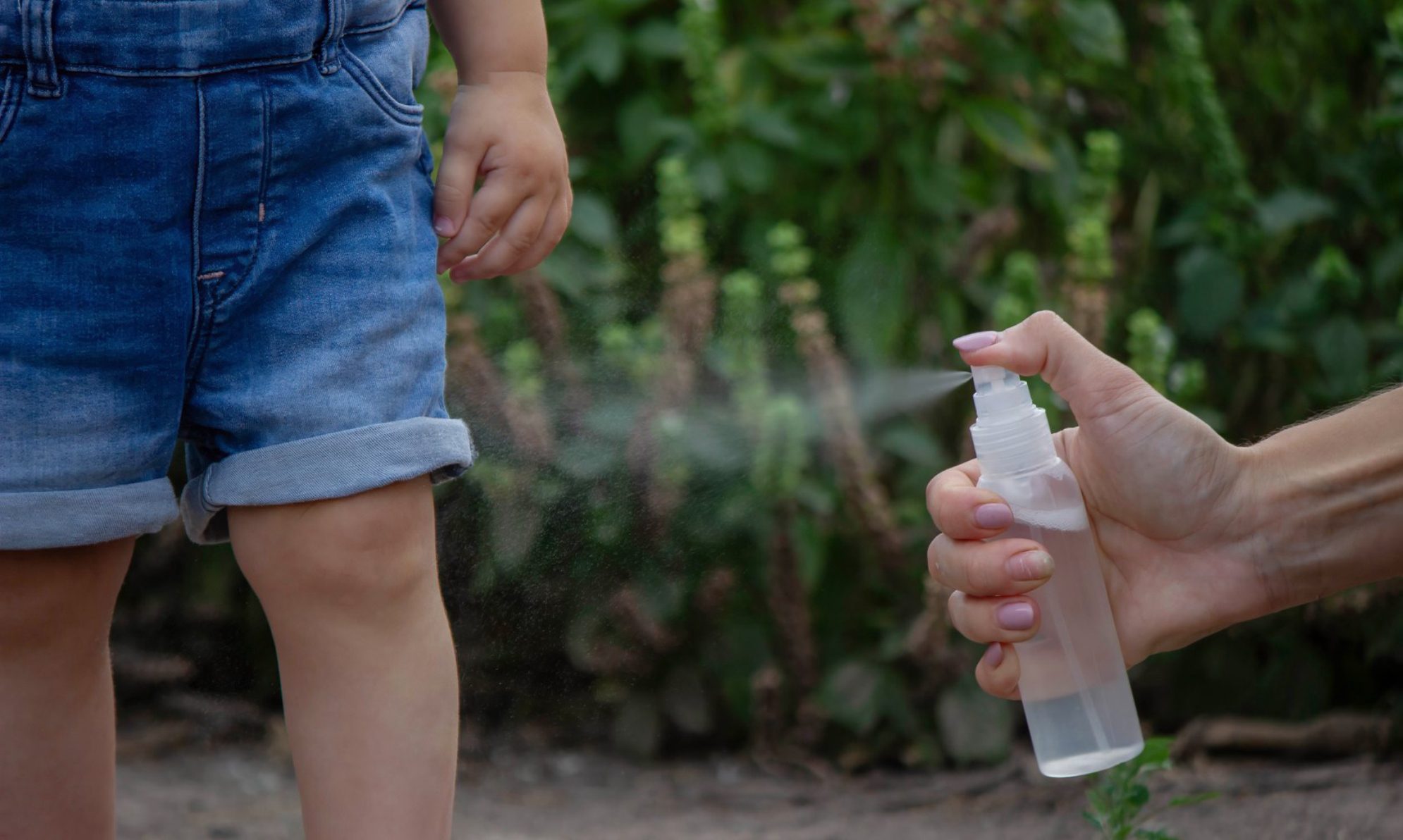 «Фенистил» эффективен и при легких солнечных ожогах, что делает его универсальным средством для детской аптечки на море Источник: Envato Elements