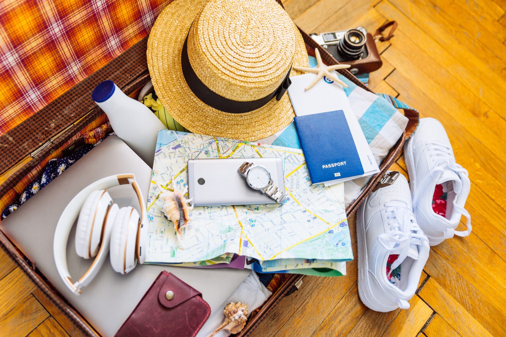 Вещи, собранные в поездку. Источник: Shutterstock