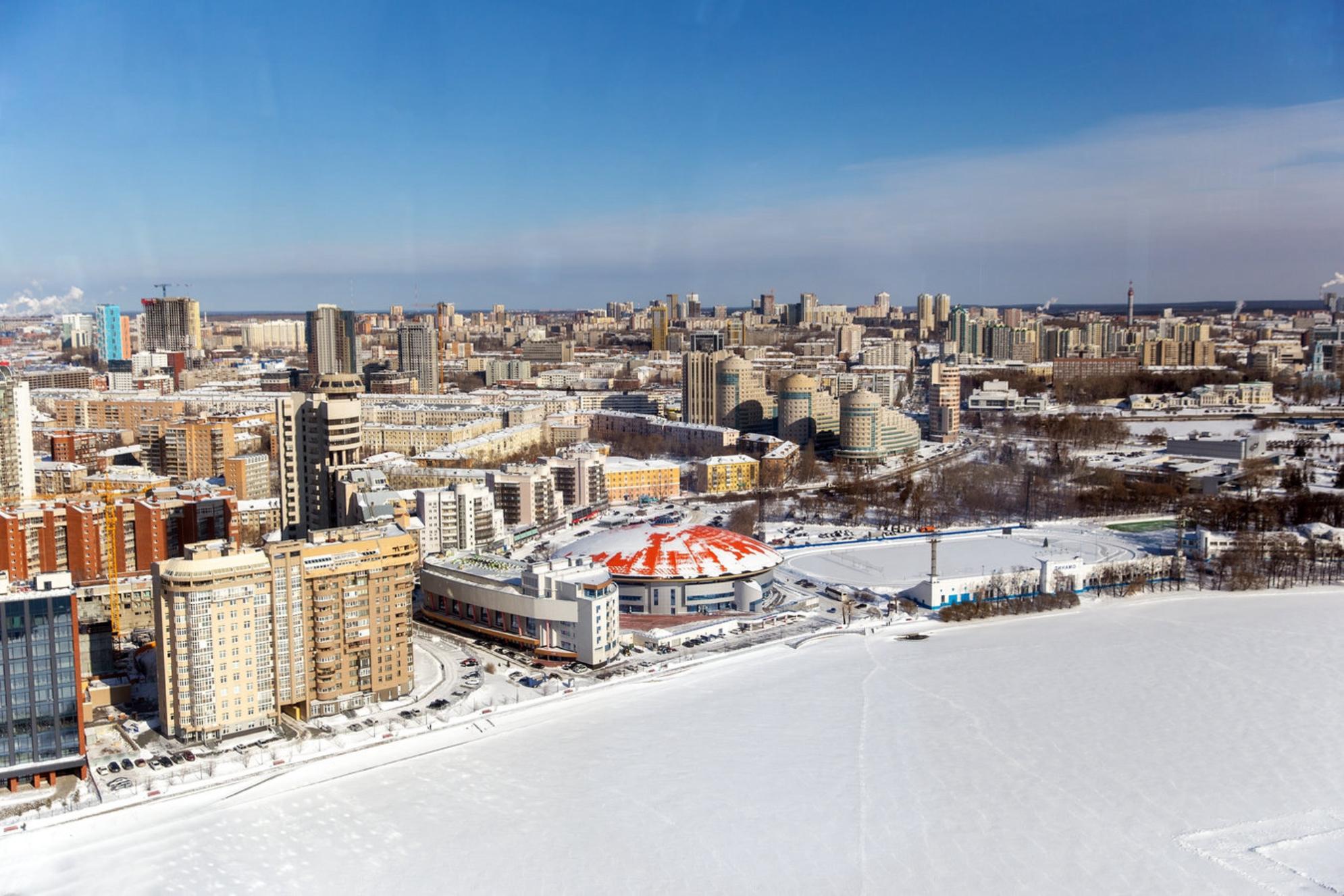Панорамный снимок Екатеринбурга зимой. Shutterstock
