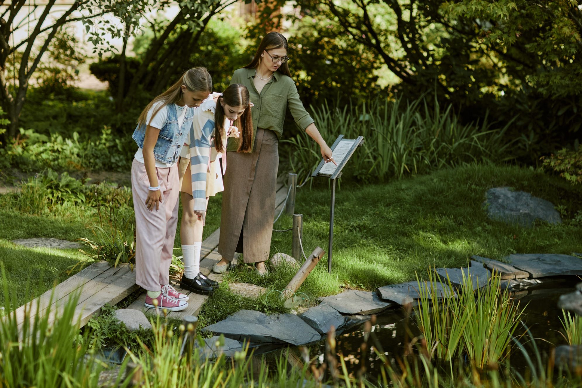 Туристы в ботаническом саду. Источник: Shutterstock