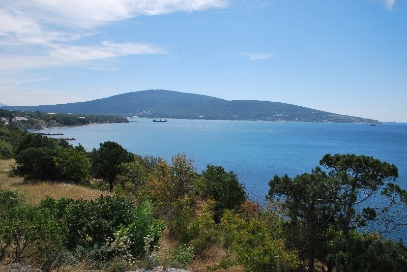 Рука свободы в Кабардинке – символ искусства на Черном море