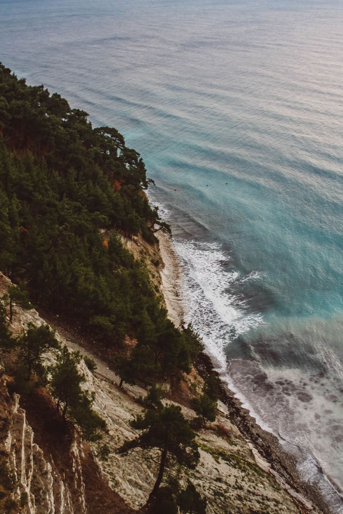 Голубая бездна в Геленджике: топ-место для отпуска на природе